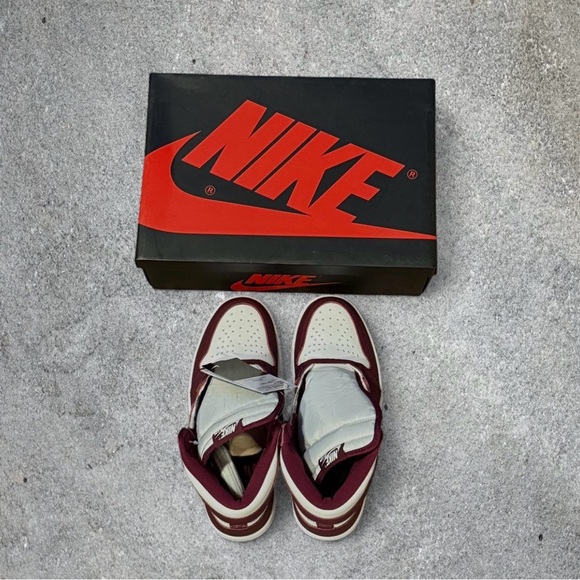 Air Jordan 1 Retro High OG “Bordeaux” - Picture 1 of 3